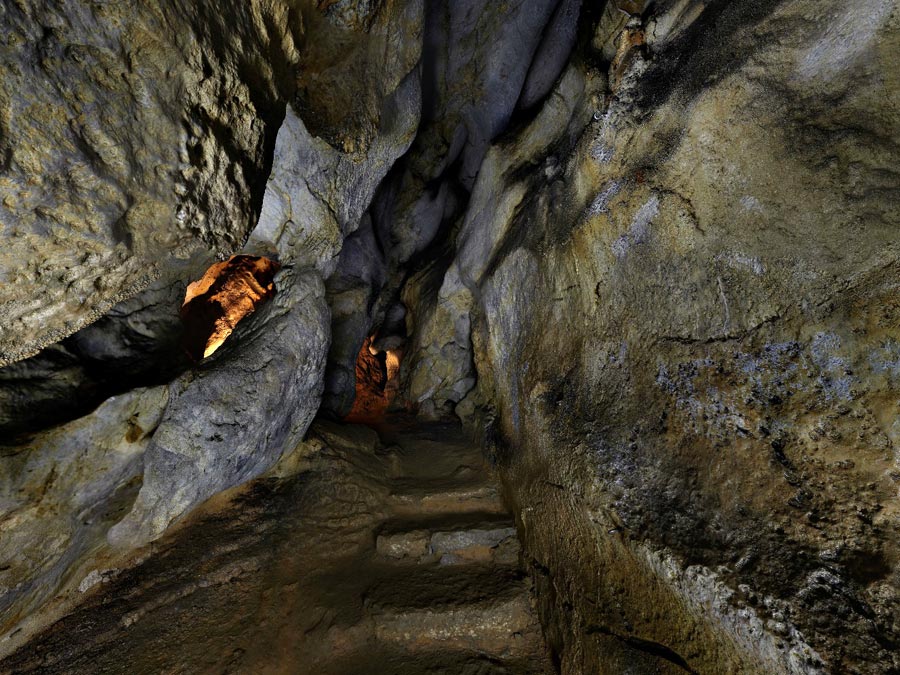Foto de Cueva de Covalanas en Ramales de la Victoria, Cantabria